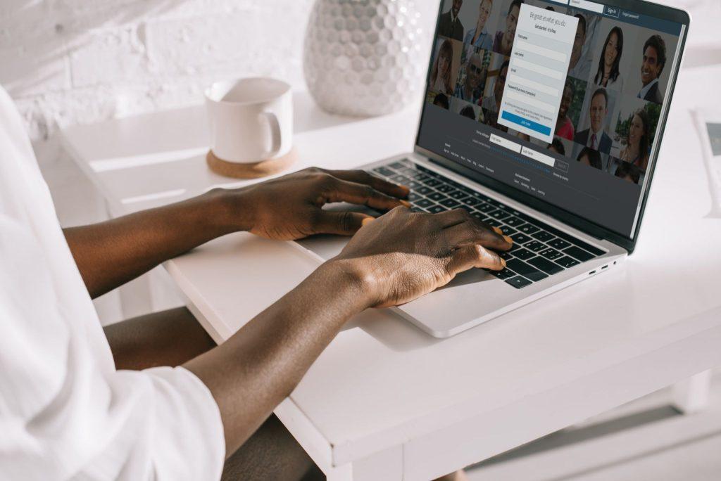 Portage salarial ou auto-entrepreneur : quel statut choisir en 2026 ?